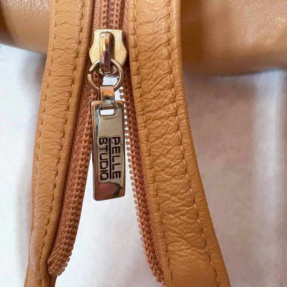 Pelle Studio Wolsons 1995 Vintage Soft Leather Backpack  Zipper Straps Beige